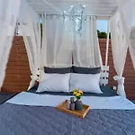 Sunny Nest * איקסיה