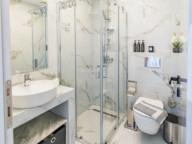 Sunny Nest * 익시아