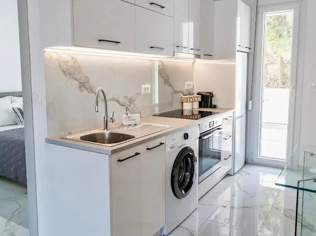 Sunny Nest 익시아